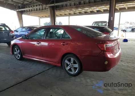 2012 Toyota Camry Base z USA, uszkodzony, nr VIN 4T1BF1FK0CU618983